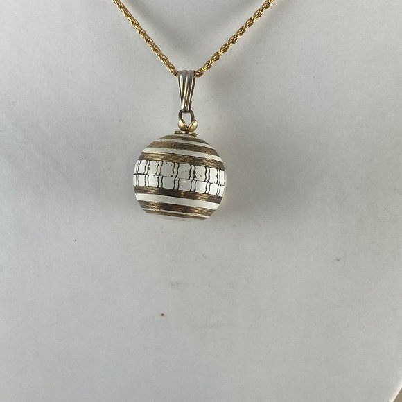 Vintage White Enamel over Gold Tone Caravelle 7 Jewel Orb or Pendant Watch - Picture 2 of 7